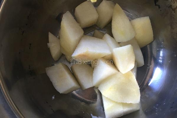 银耳莲子雪梨汤的做法图解4