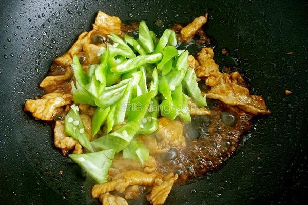 瘦肉炒青椒的做法图解6