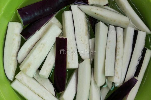 花样肉沫茄子的做法图解2