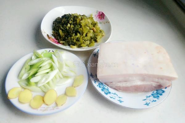 酸菜扣肉的做法图解2