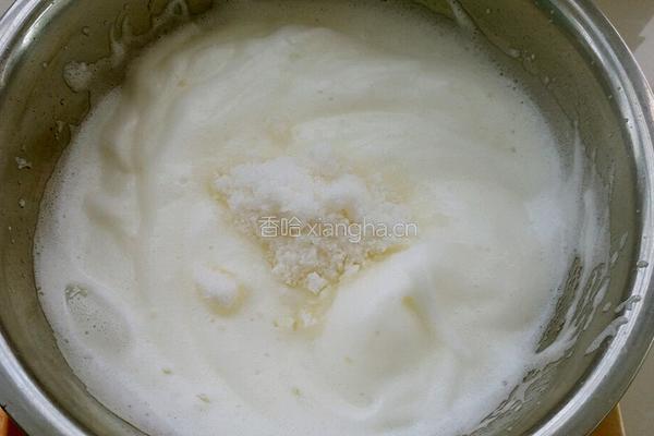 戚风奶油蛋糕卷的做法图解6
