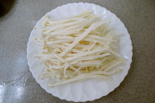 真姬豆腐紫菜汤的做法图解2