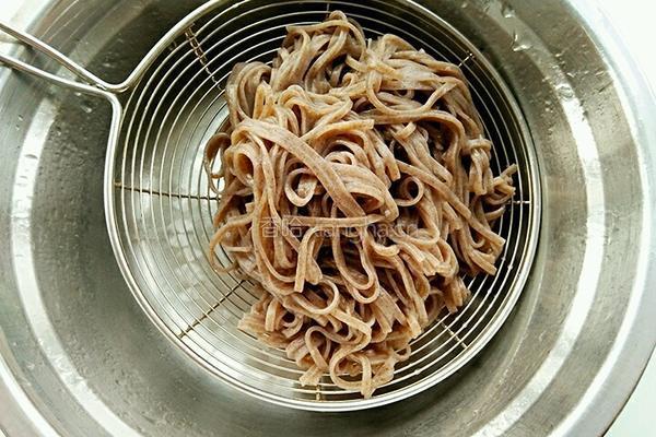 凉拌荞面的做法图解6