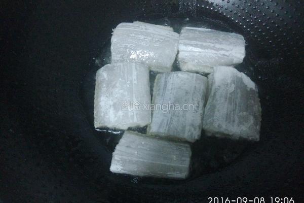 带鱼炖豆腐的做法图解4