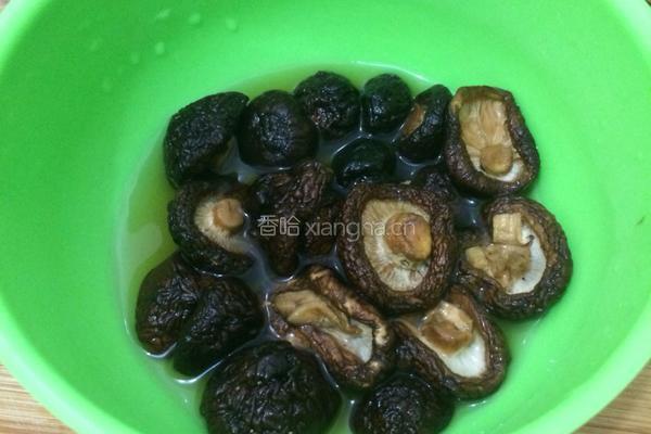 香菇冬瓜鸡汤的做法图解3