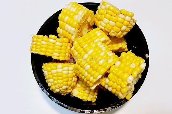 排骨胡萝卜玉米汤的做法图解1