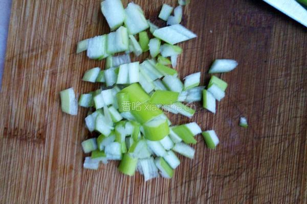 黄瓜蛋炒饭的做法图解3