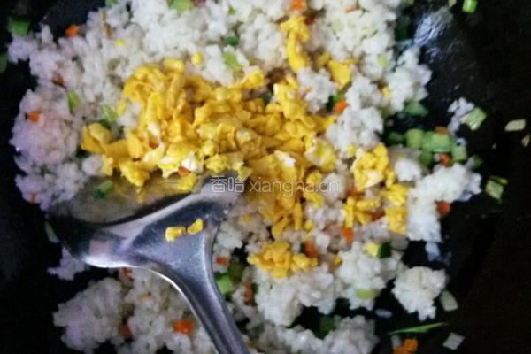 黄瓜蛋炒饭的做法图解8