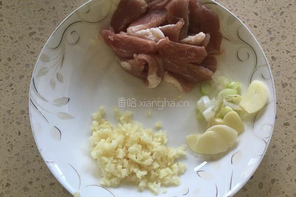 豆角蒸面条的做法图解1