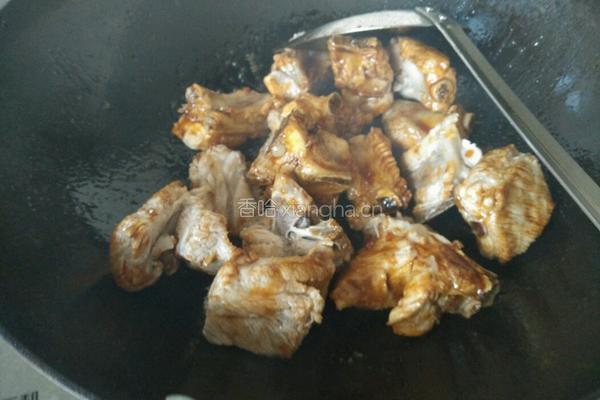 四季豆烧排骨的做法图解3