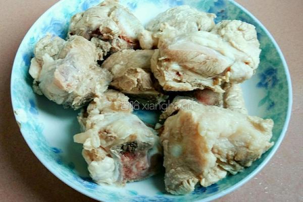 玉米大骨头汤的做法图解4