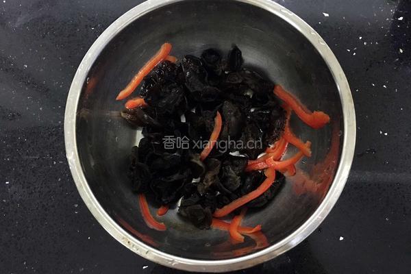 香菜木耳的做法图解4