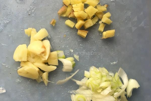 蒜烧海参的做法图解4