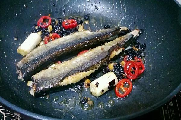 豆豉香焗秋刀鱼的做法图解7