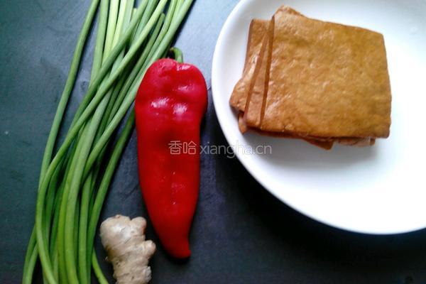 蒜薹炒豆干的做法图解1