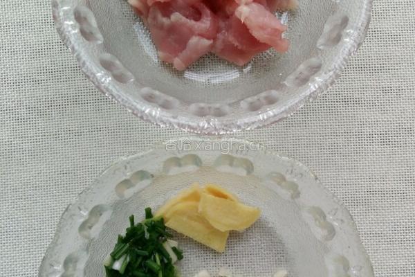 土豆片烧肉的做法图解2
