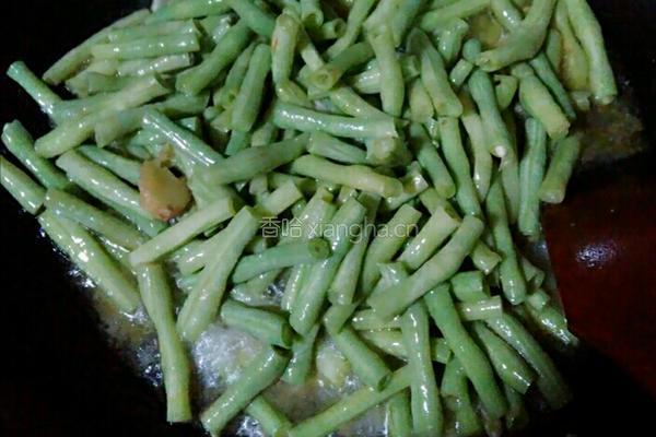 老干妈烧豆角的做法图解3