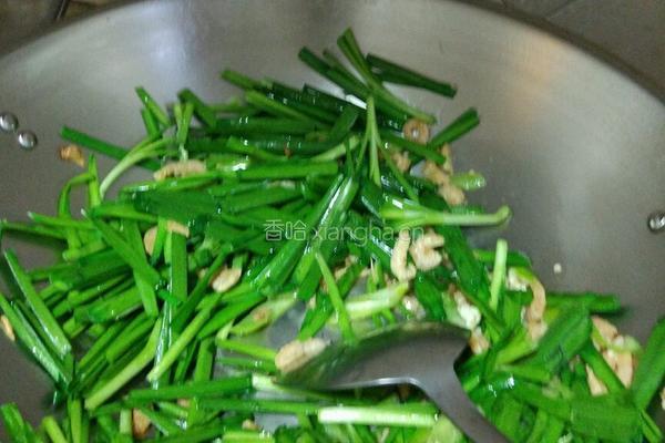 韭菜炒小河虾的做法图解5