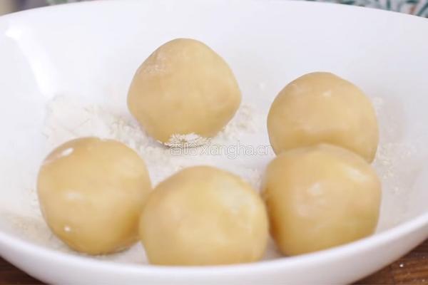蛋黄莲蓉月饼的做法图解13