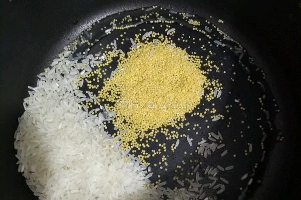 山药薏米芡实粥的做法图解1