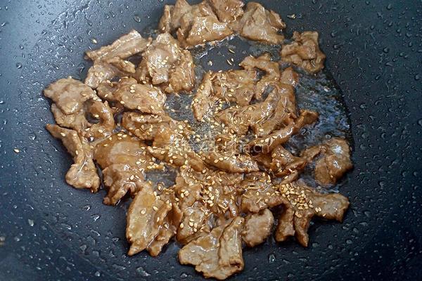 孜然嫩牛肉的做法图解5