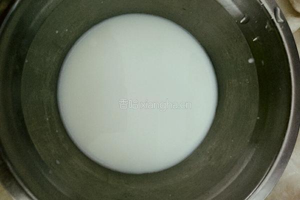 哈密瓜冰淇淋的做法图解1