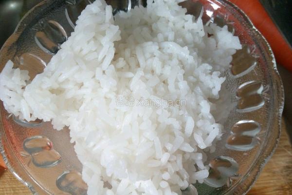 扬州蛋炒饭的做法图解1