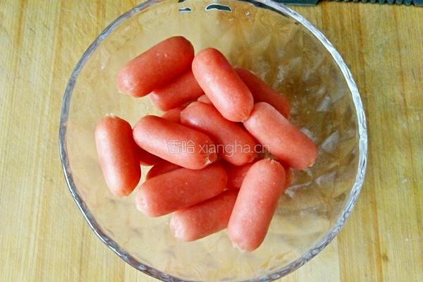 炸火腿肠的做法图解1