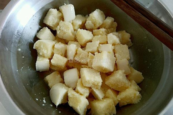 孜然馒头丁的做法图解1