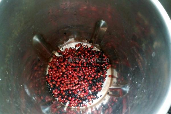 红豆黑米糊的做法图解2