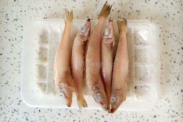 香酥沙尖鱼的做法图解3
