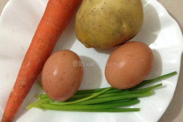 胡萝卜土豆饼的做法图解1