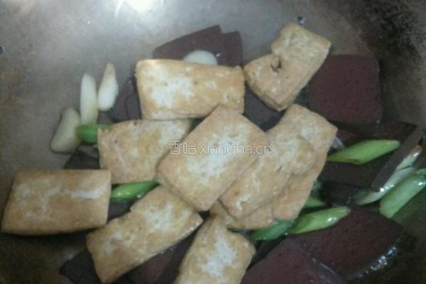 猪血豆腐的做法图解7
