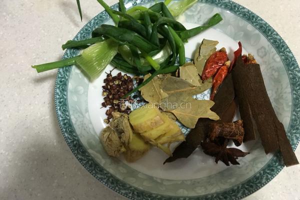 电饭煲卤鸭掌的做法图解3