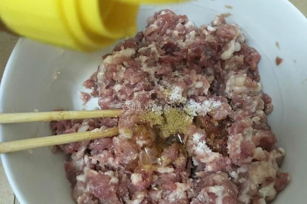 猪肉南瓜馅饺子的做法图解3
