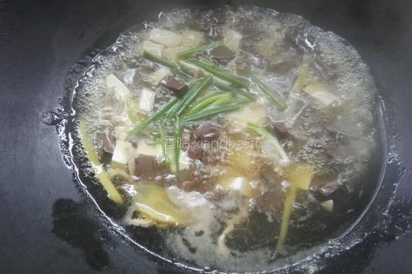猪血豆腐汤的做法图解9