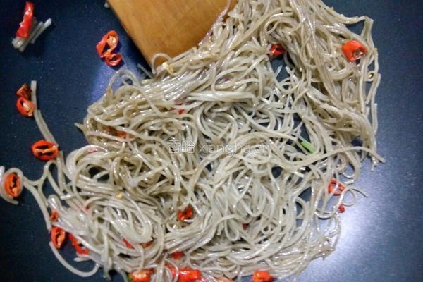 小白菜炖粉丝的做法图解4