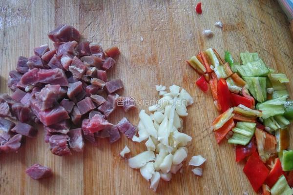 鲜黄豆炒腊肉的做法图解2
