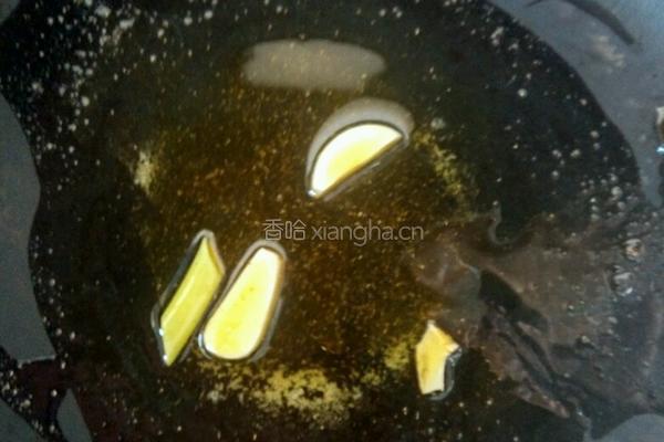 蘑菇炖小鸡的做法图解4