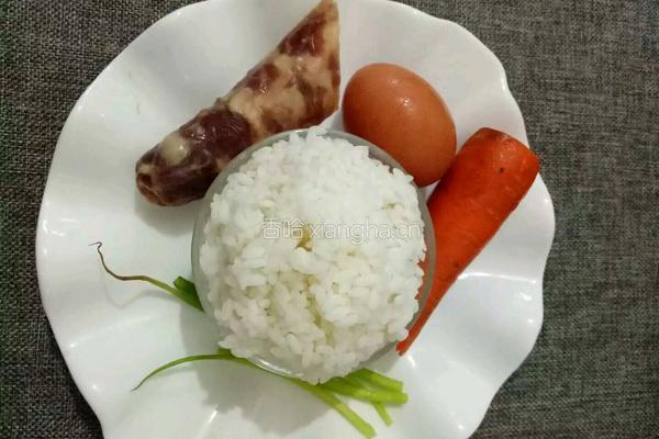 腊肠蛋炒饭的做法图解1