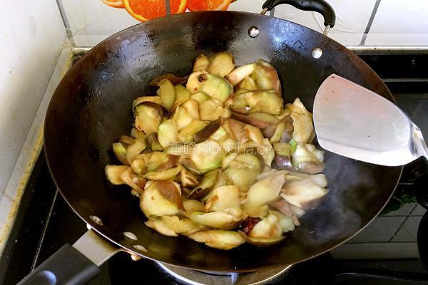 素红烧茄子的做法图解5