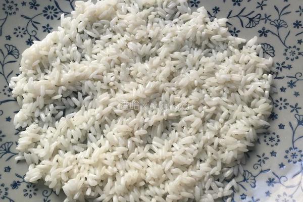 糯米牛肉虾丸的做法图解2