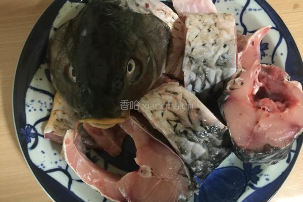 红烧鲤鱼块的做法图解3