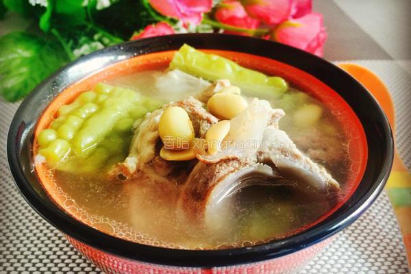 黄豆苦瓜猪骨汤的做法图解7