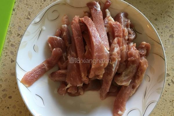 肉丝炒黄瓜的做法图解1