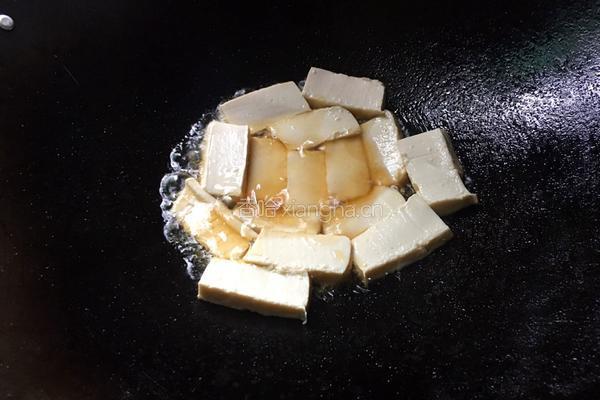 白菜烧豆腐的做法图解3