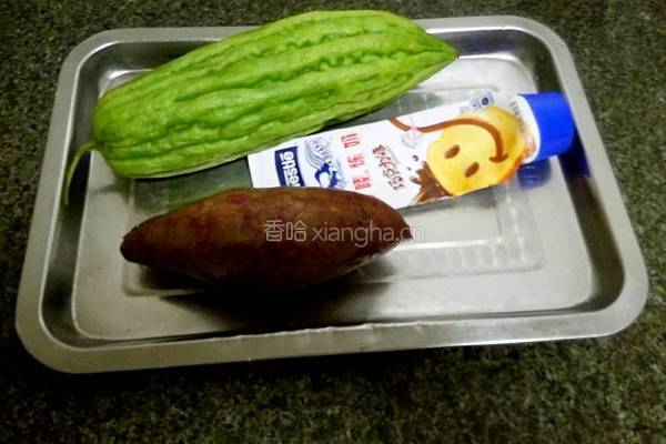 苦瓜紫薯圈的做法图解1