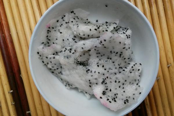 酸奶火龙果的做法图解2