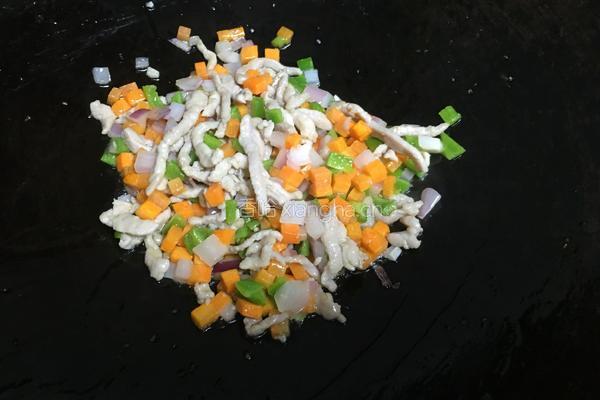 肉丝跑蛋的做法图解2
