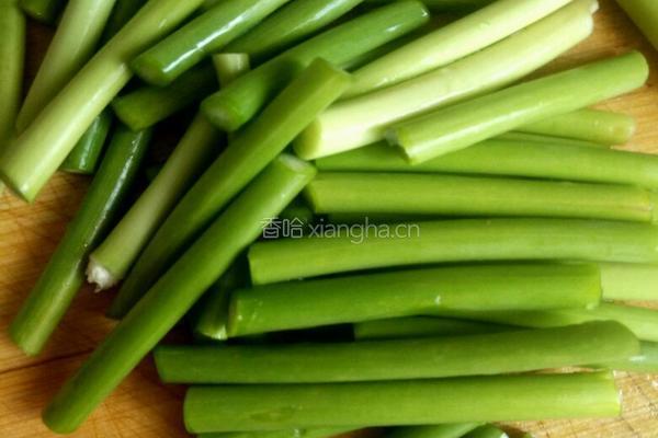 土豆条炒蒜苔的做法图解4